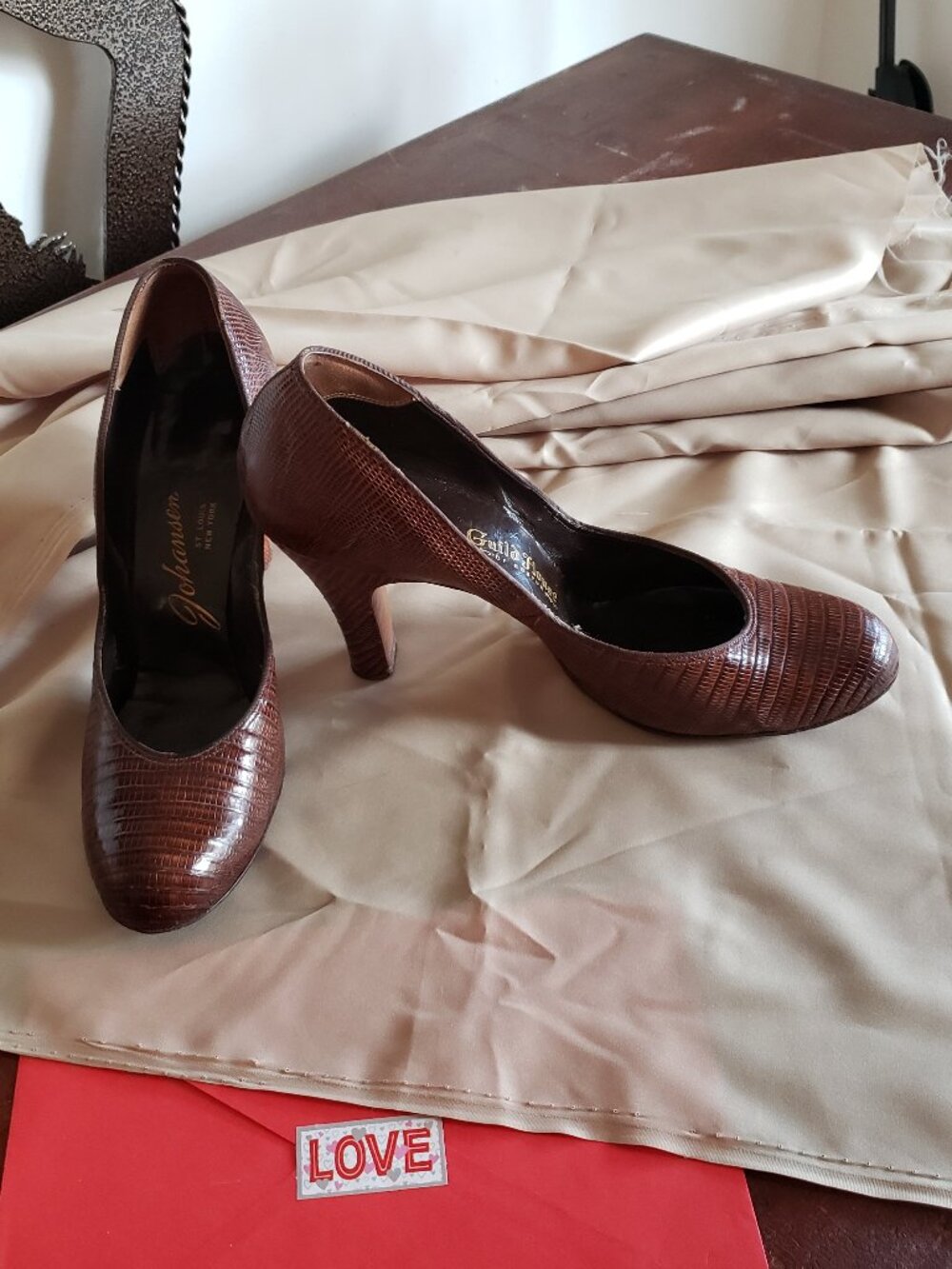 VINTAGE LIZARD SKIN PUMPS FROM GUILD HOUSE OF BOSTON SIZE 7.5